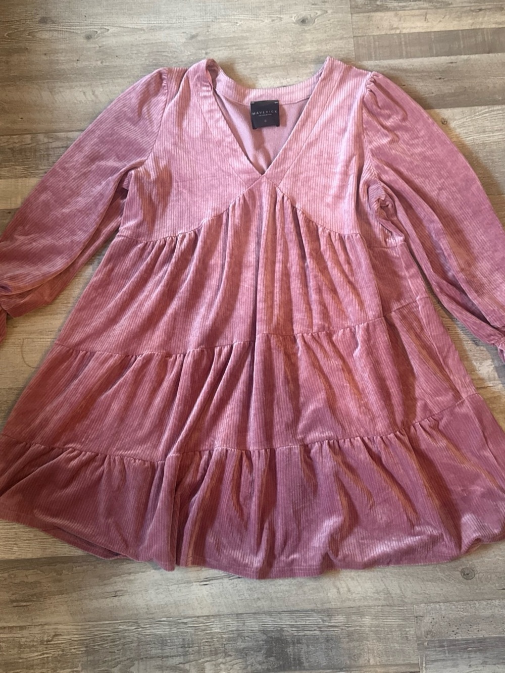 Maverick Women’s Pink Velvet Tiered Dress size L